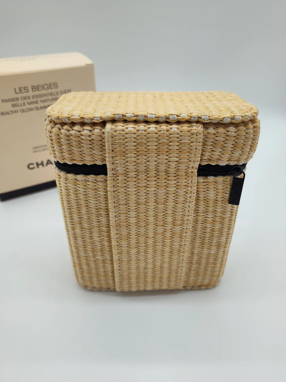 CHANEL BEAUTÉ Les Beiges Woven Beauty Organizer Case NIB With Box